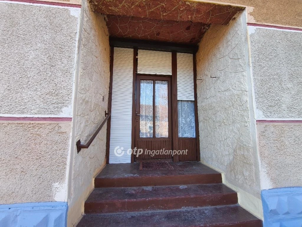 c3-1-name c2-1-name, Gádoros