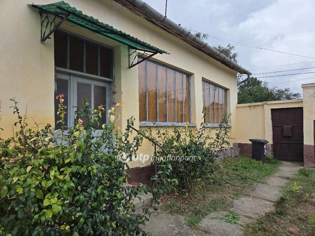 Eladó Ház, Battonya