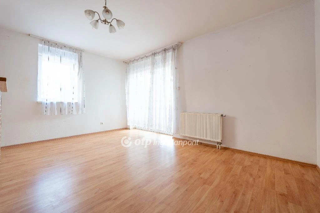 Eladó Lakás, Budapest 16. ker.