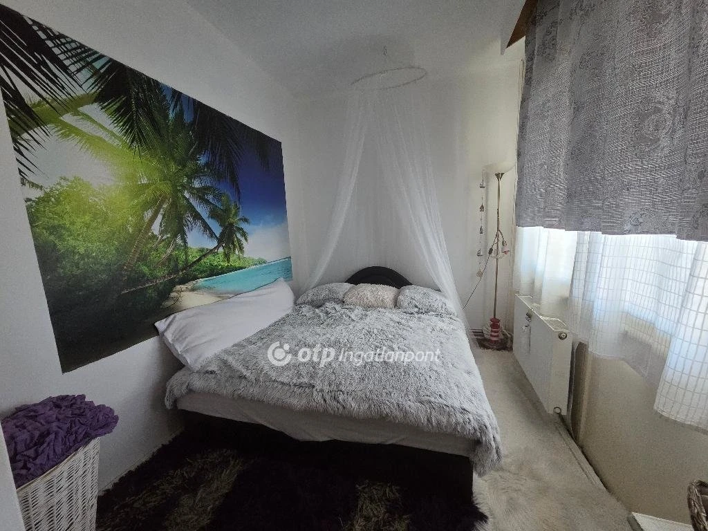 Eladó Lakás, Mezőhegyes