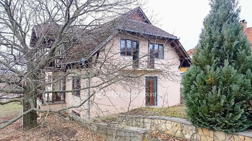 c3-1-name c2-1-name, Gödöllő