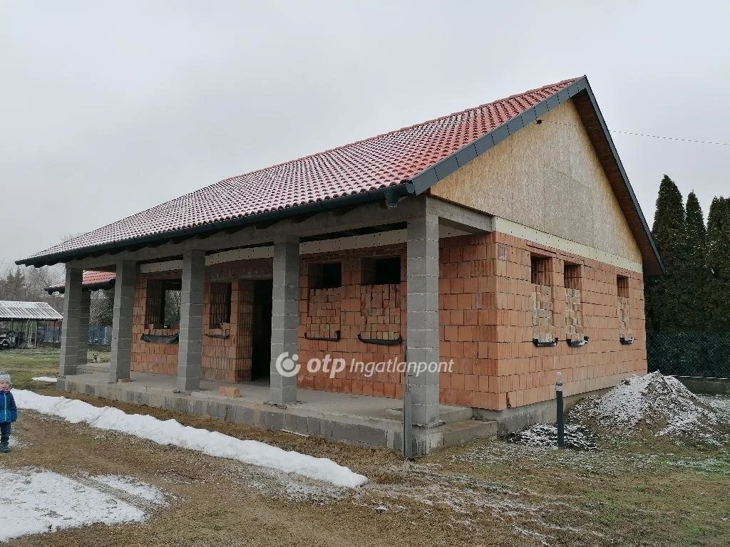 Eladó Ház, Cegléd