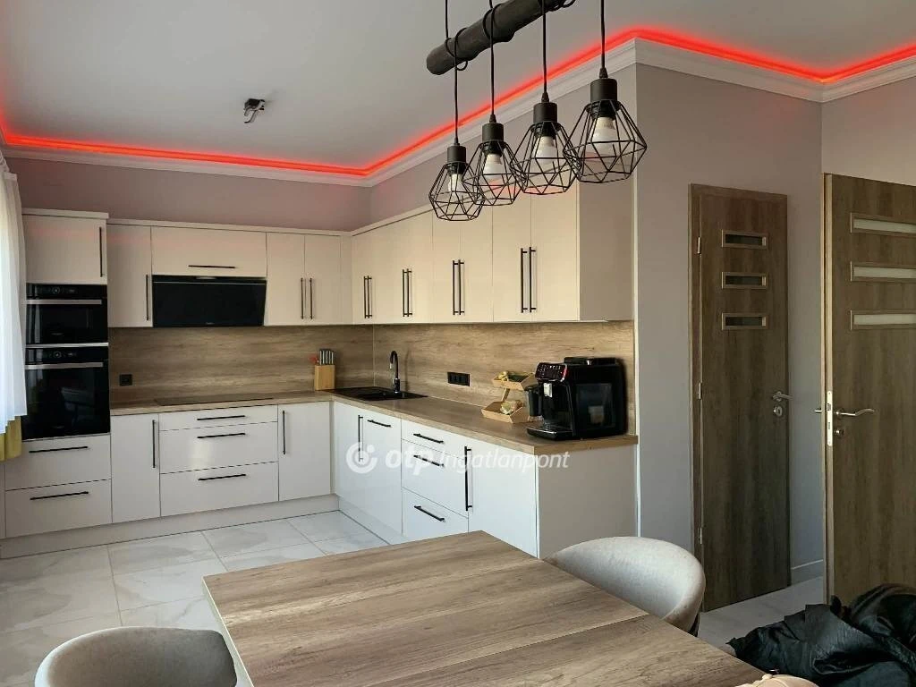 c3-1-name c2-1-name, Cegléd