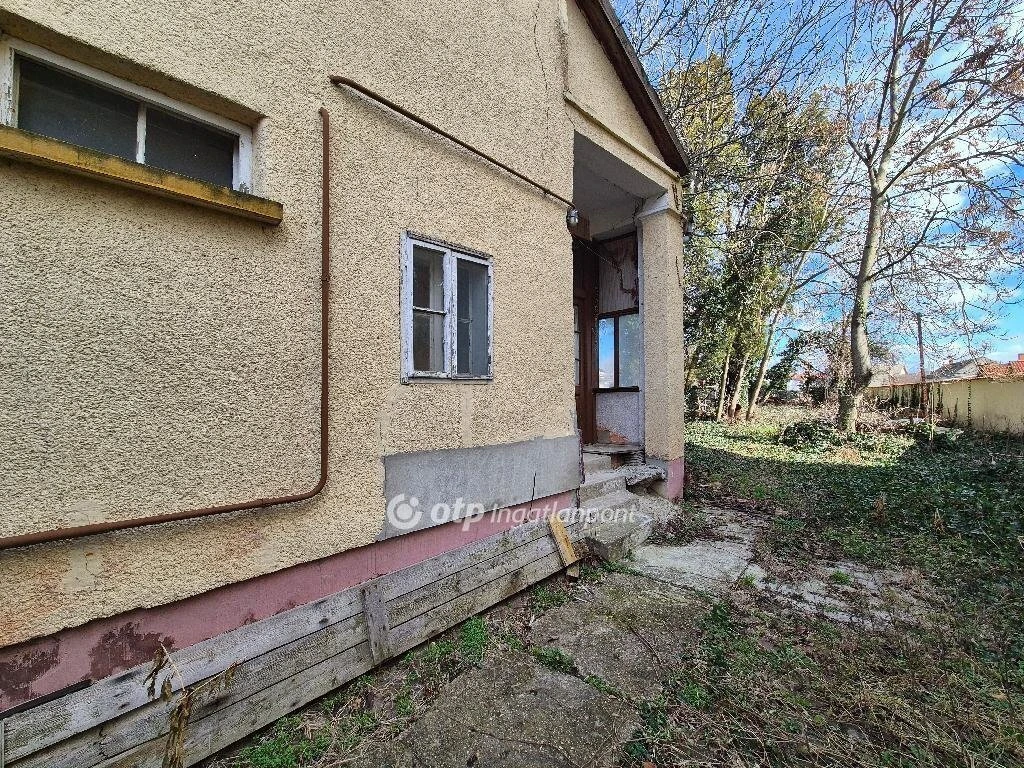 Eladó Üzlethelyiség, Szentes