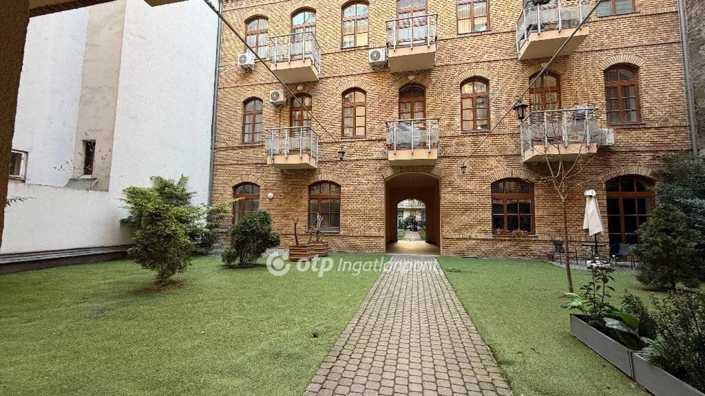 Eladó Lakás, Budapest 6. ker.