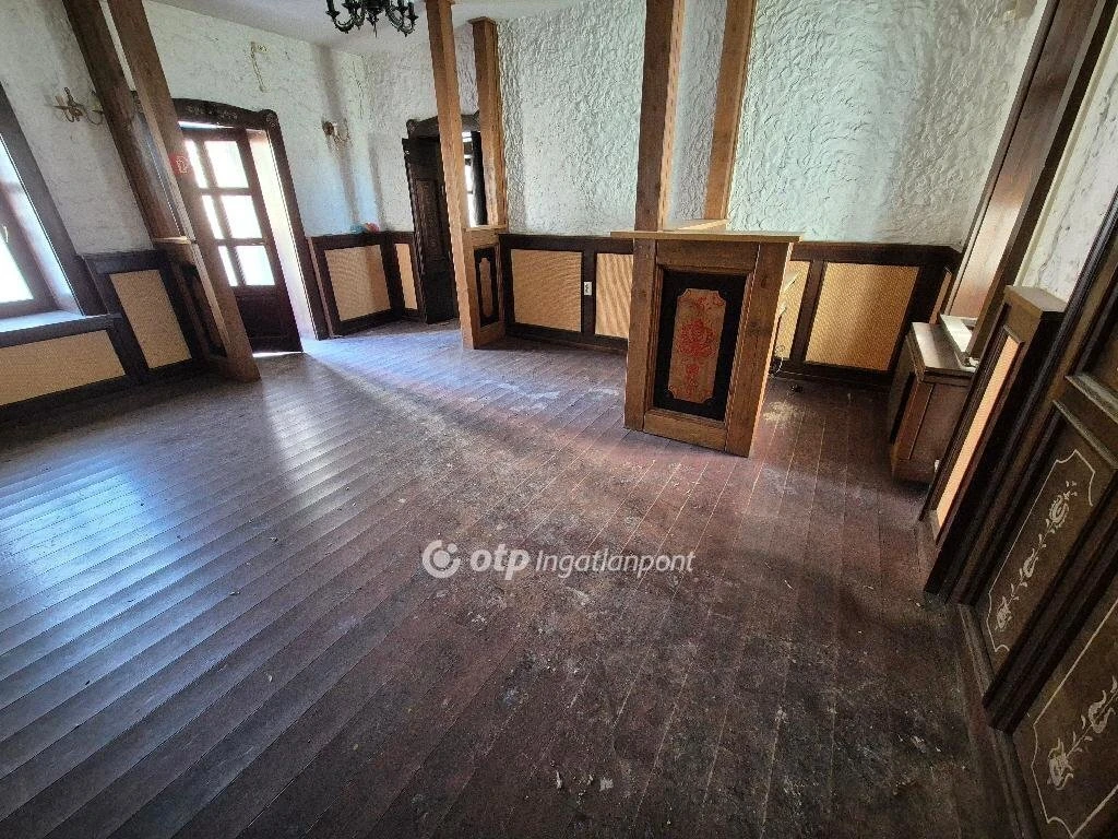 Eladó Üzlethelyiség, Szentes