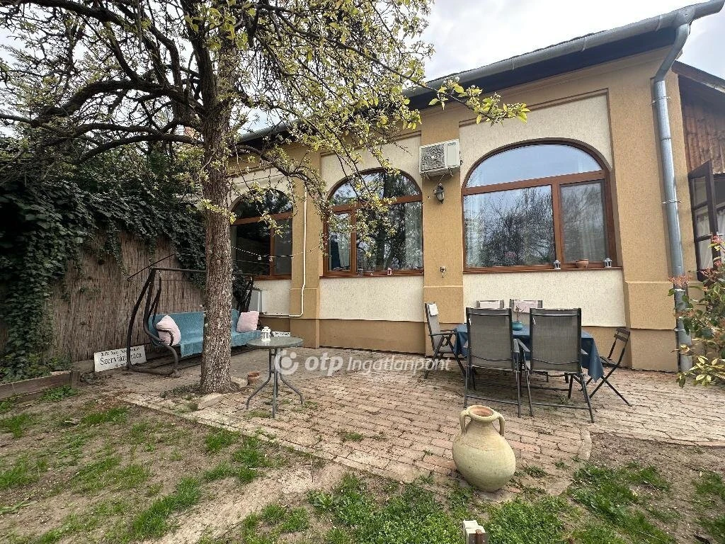 Eladó Lakás, Szentes