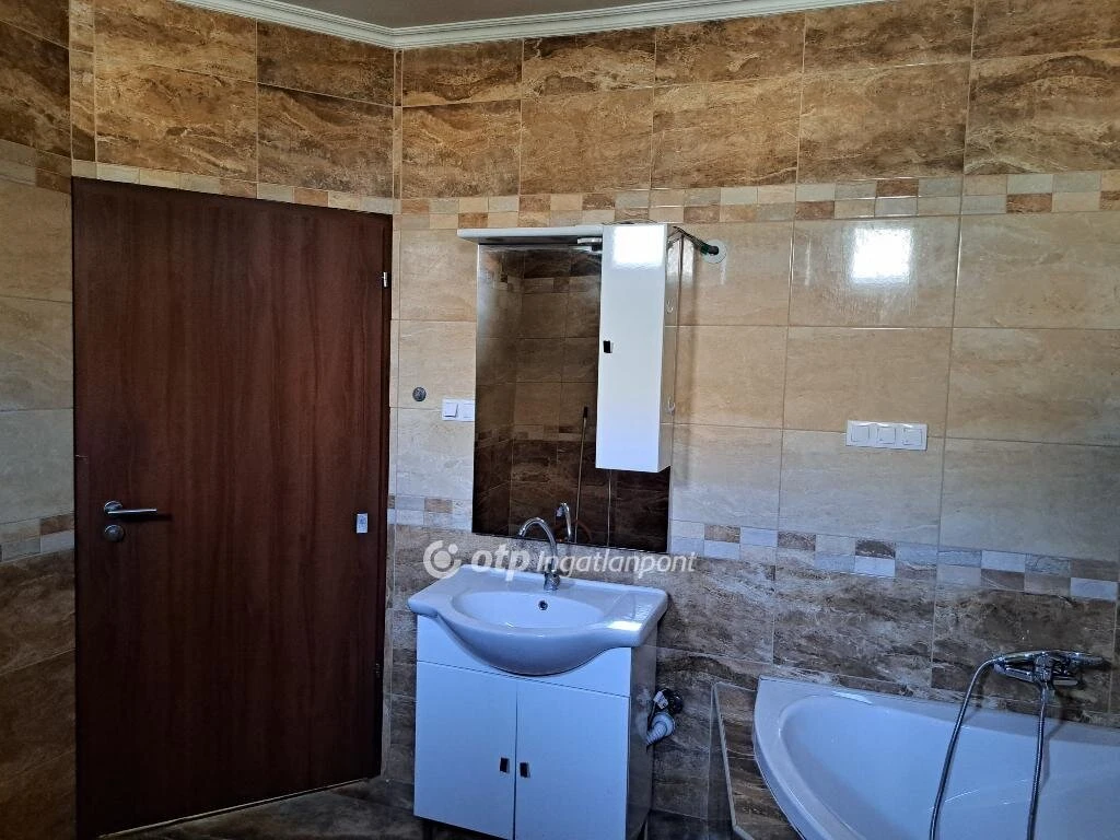 c3-1-name c2-1-name, Kunszentmárton