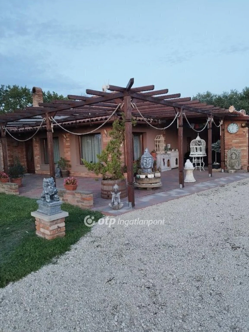 Eladó Ház, Szarvas