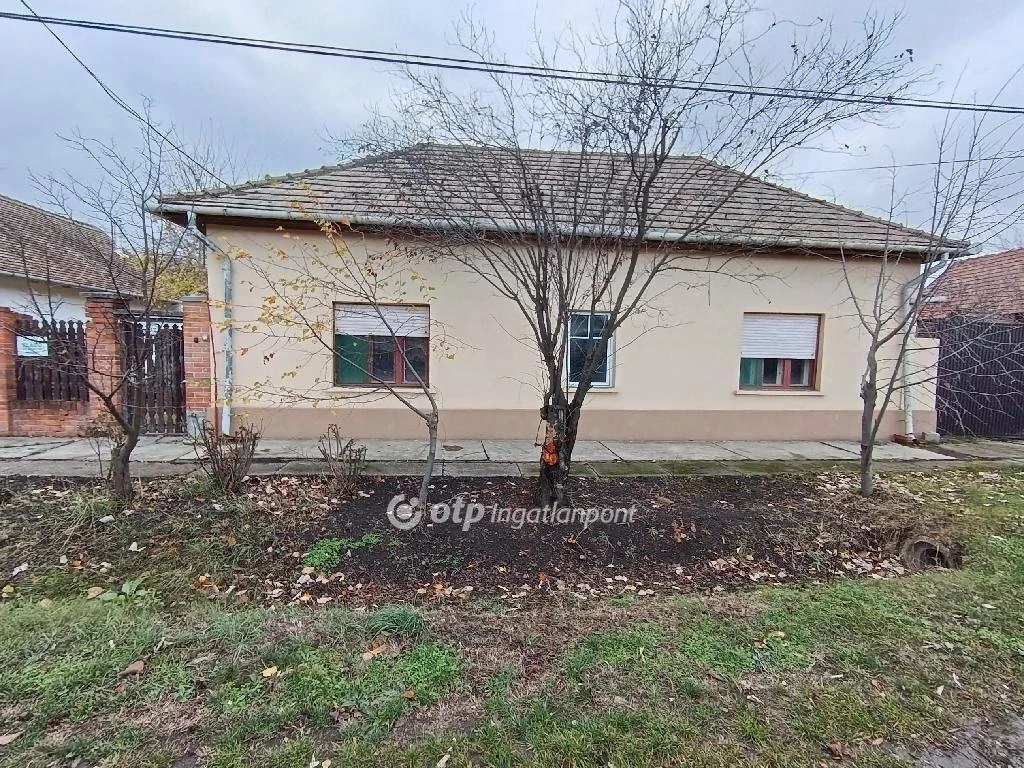 Eladó Ház, Mesterszállás