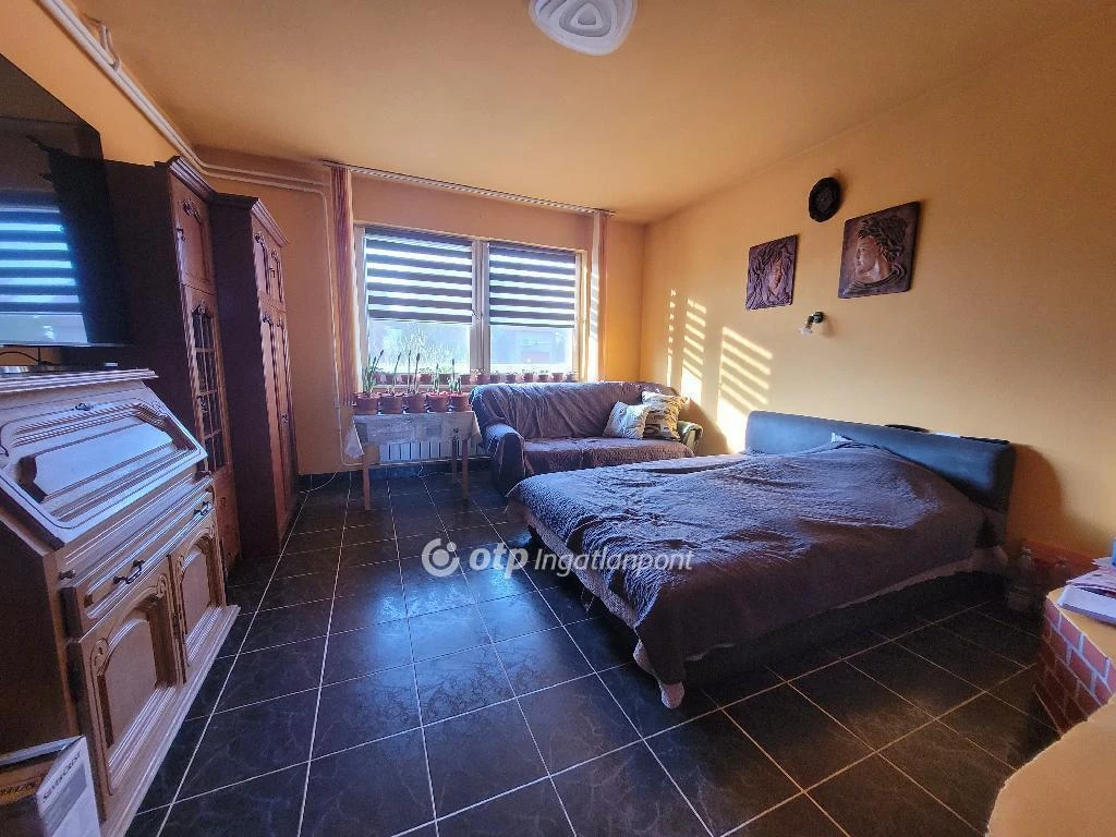 c3-1-name c2-1-name, Mezőhegyes