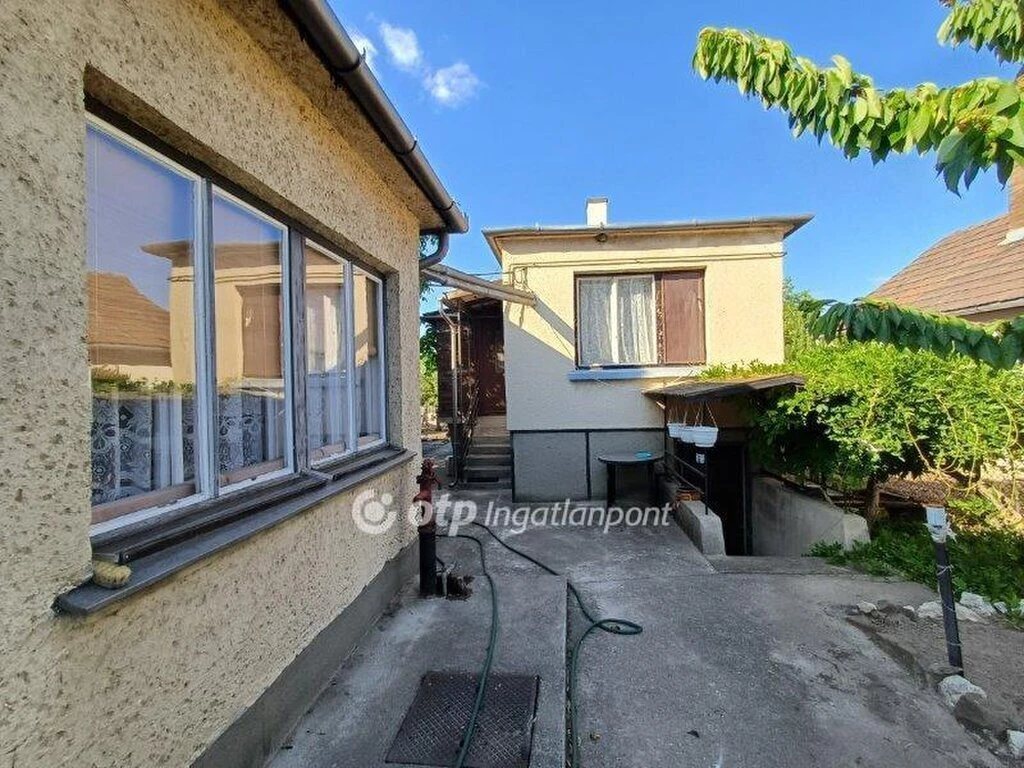 c3-1-name c2-1-name, Felsőpakony