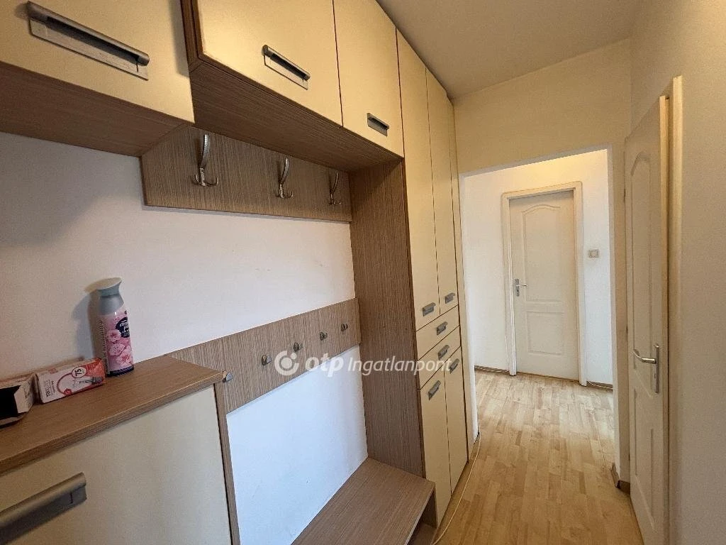 Eladó Lakás, Gyula