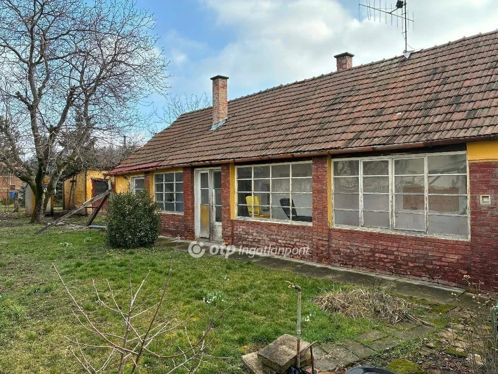 c3-1-name c2-1-name, Gyula