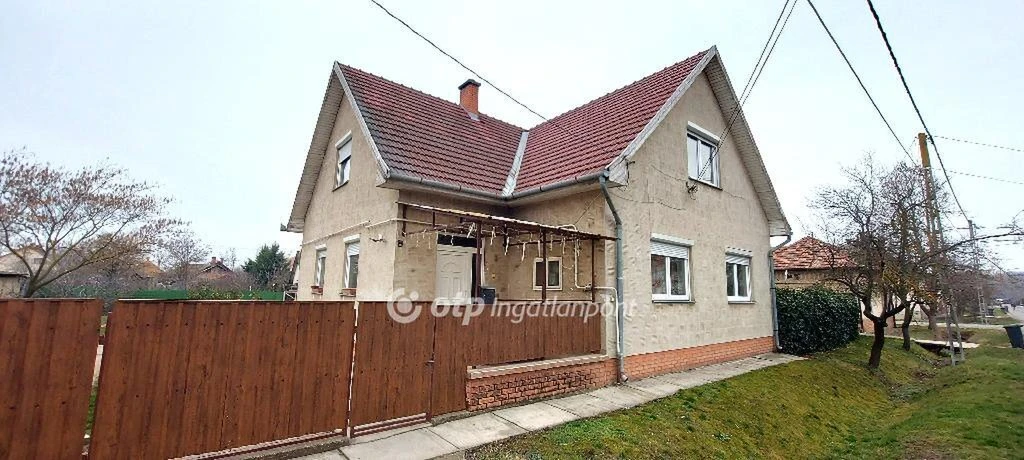 c3-1-name c2-1-name, Kunszentmárton