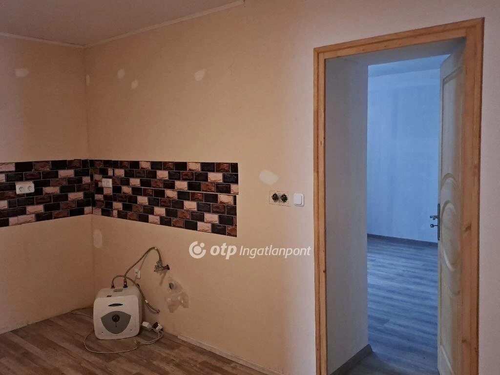 c3-1-name c2-1-name, Apátfalva