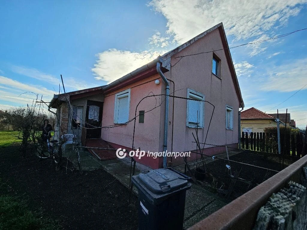 Eladó Ház, Tiszaföldvár