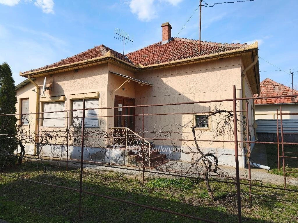 Eladó Ház, Szegvár