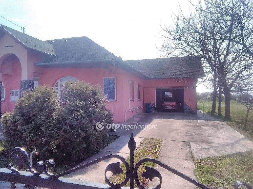 Eladó Ház, Komádi