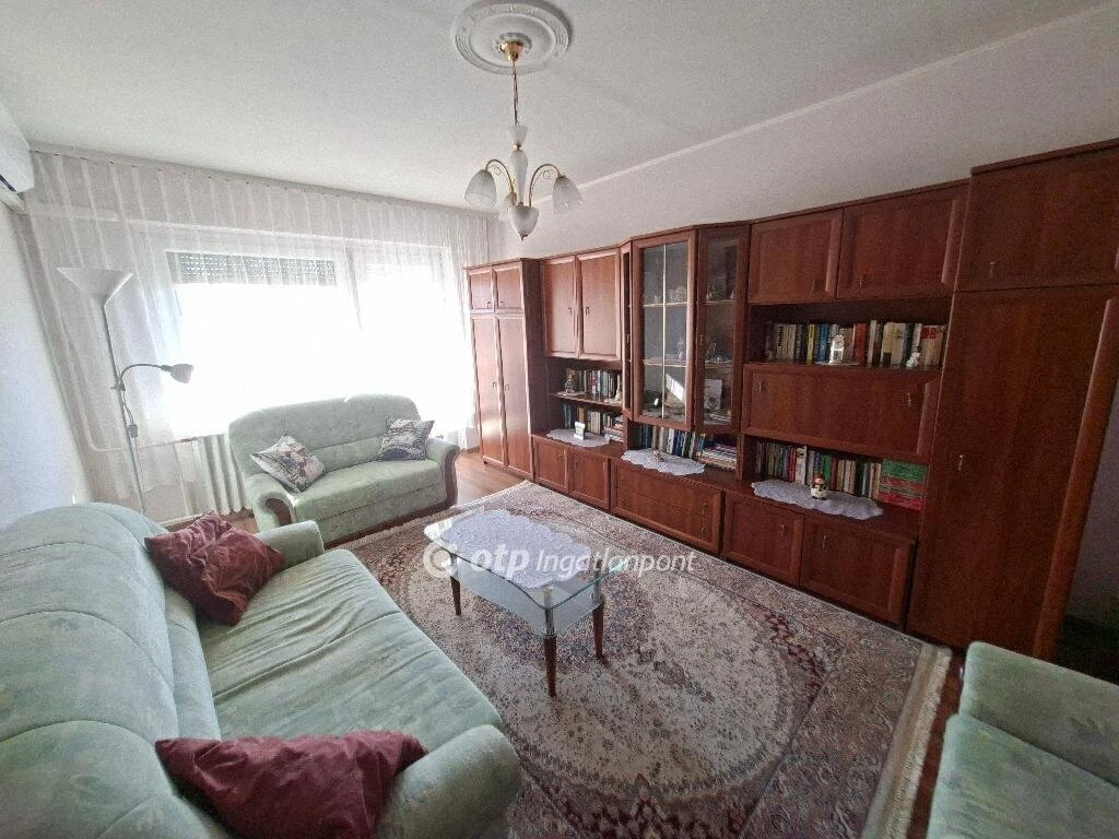 Eladó Lakás, Szentes