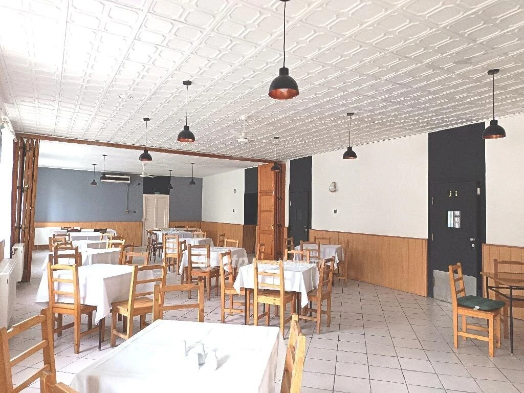 Kiadó Söröző, Szentes