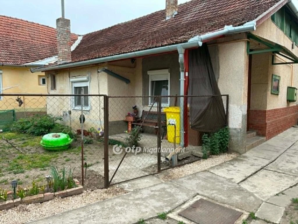 c3-1-name c2-1-name, Mezőkovácsháza
