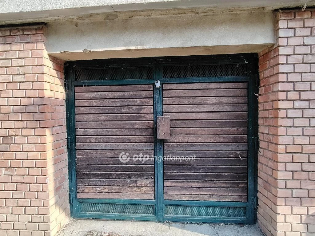Eladó Önálló garázs, Szentes
