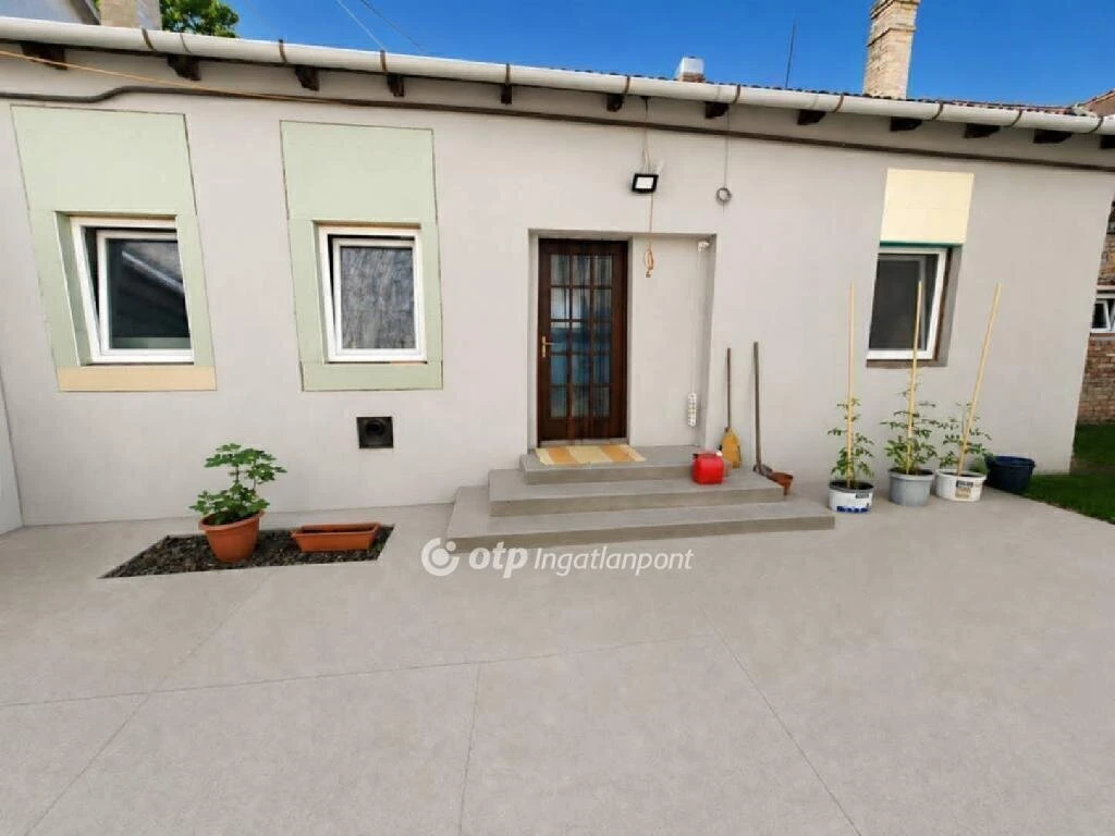 Eladó Lakás, Csongrád