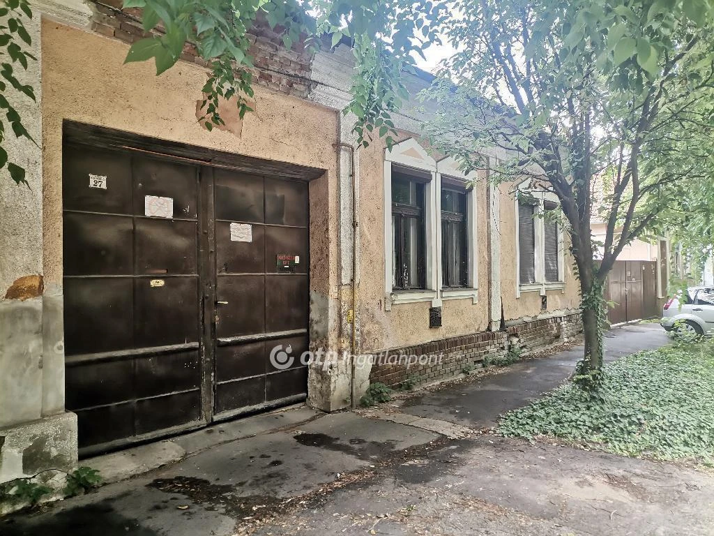 Eladó Lakás, Békéscsaba