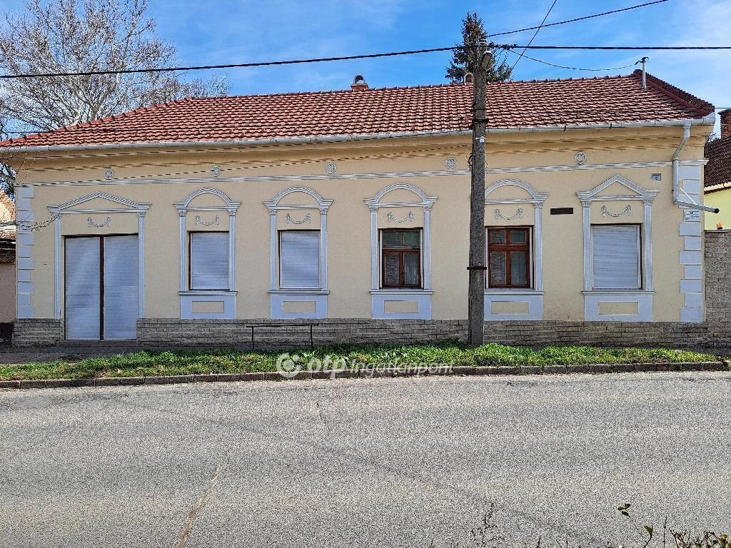 Eladó Ház, Békés