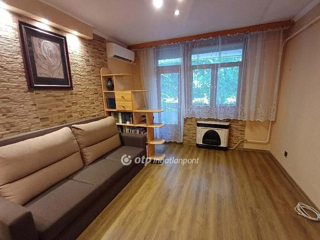 Eladó Lakás, Csongrád