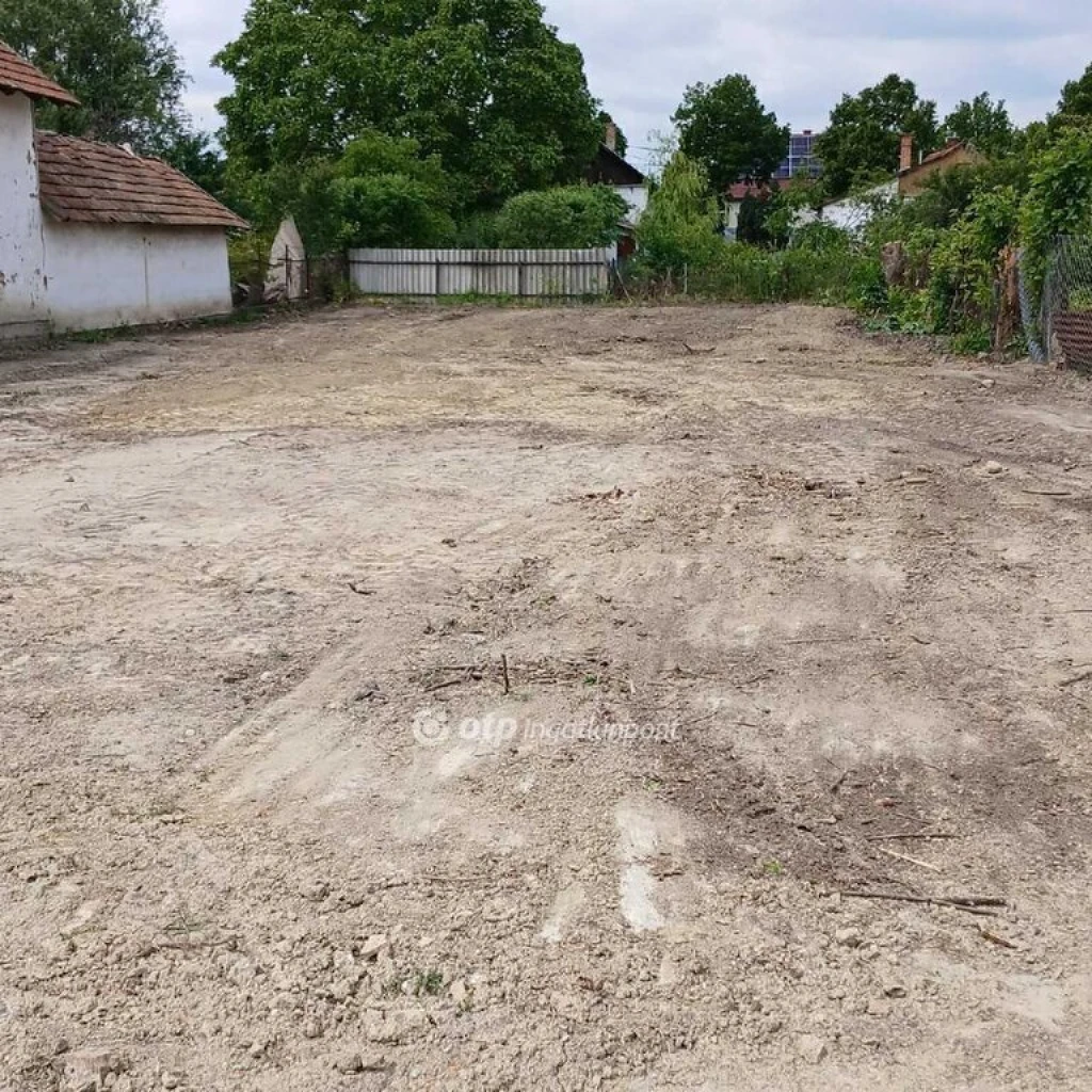 Eladó Telek, Csongrád