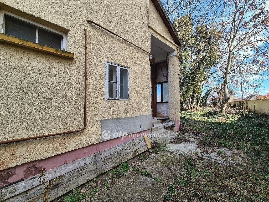 Eladó Üzlethelyiség, Szentes