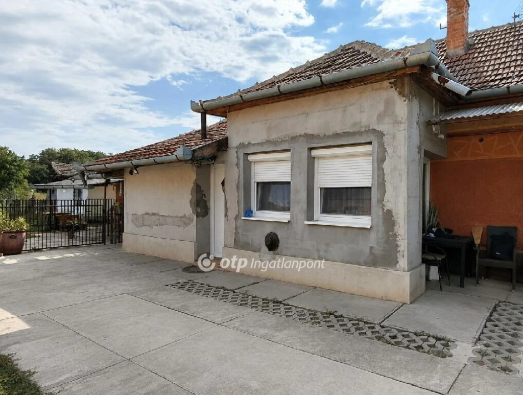 Eladó Ház, Csanádapáca