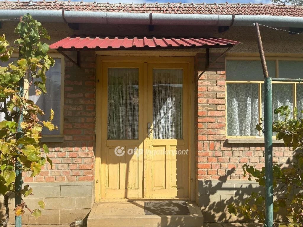 Eladó Ház, Nagykamarás