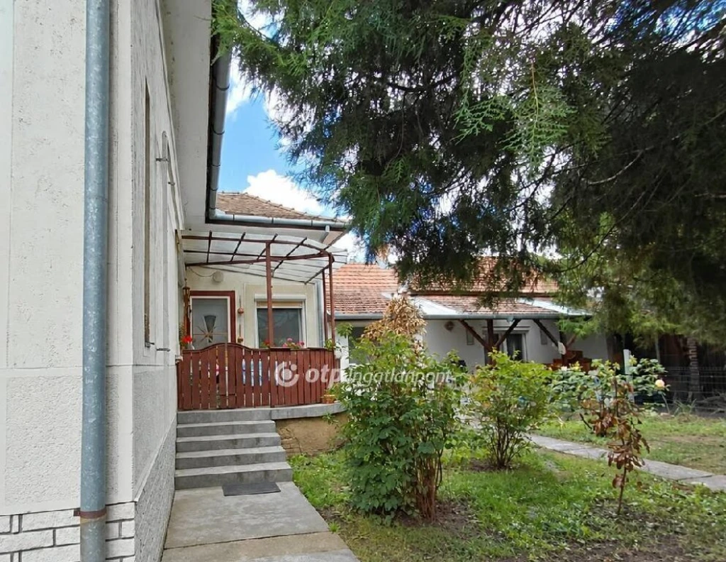 Eladó Lakás, Orosháza