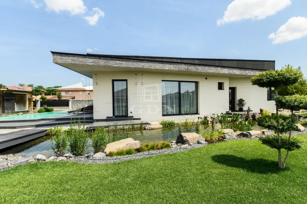 Eladó családi ház, Dunaharaszti, Milleniumtelep, LUXUSHÁZ MEDENCÉVEL,KERTITÓVAL!