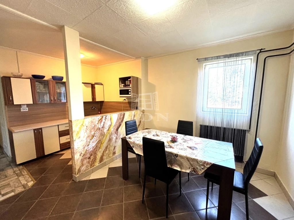 Eladó családi ház, Üllő, Önálló családi ház, jó környezetben