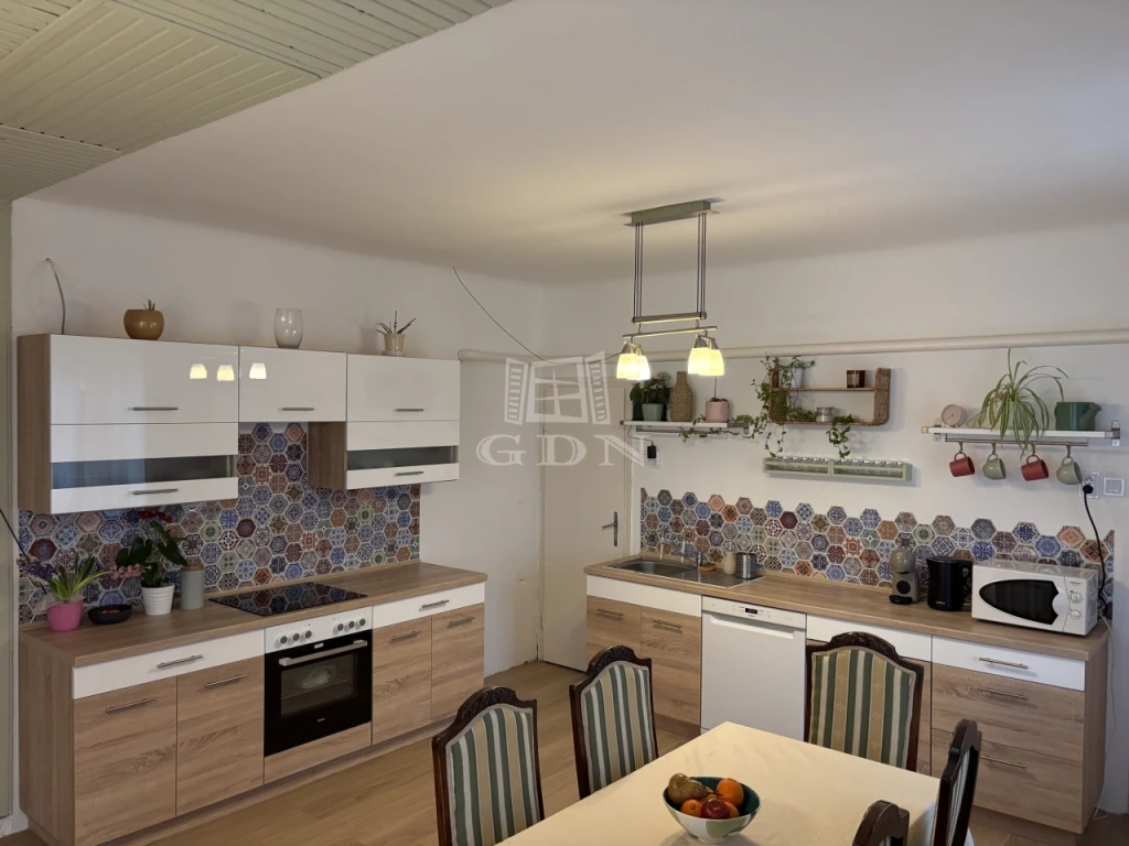 Eladó családi ház, Pilis, Tágas terek, nagy teleken!