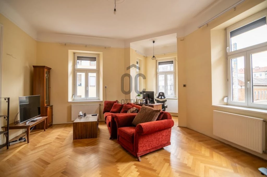 Eladó lakás Budapest 8. ker., II. János Pál pápa tér és környéke