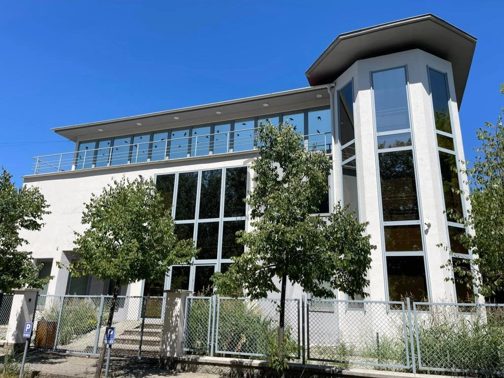 For sale office, office block, Budapest XVI. kerület, Cinkota, Vágás utca