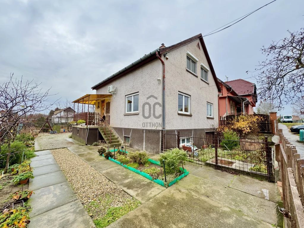 c3-1-name c2-1-name, Gyál, Gyál