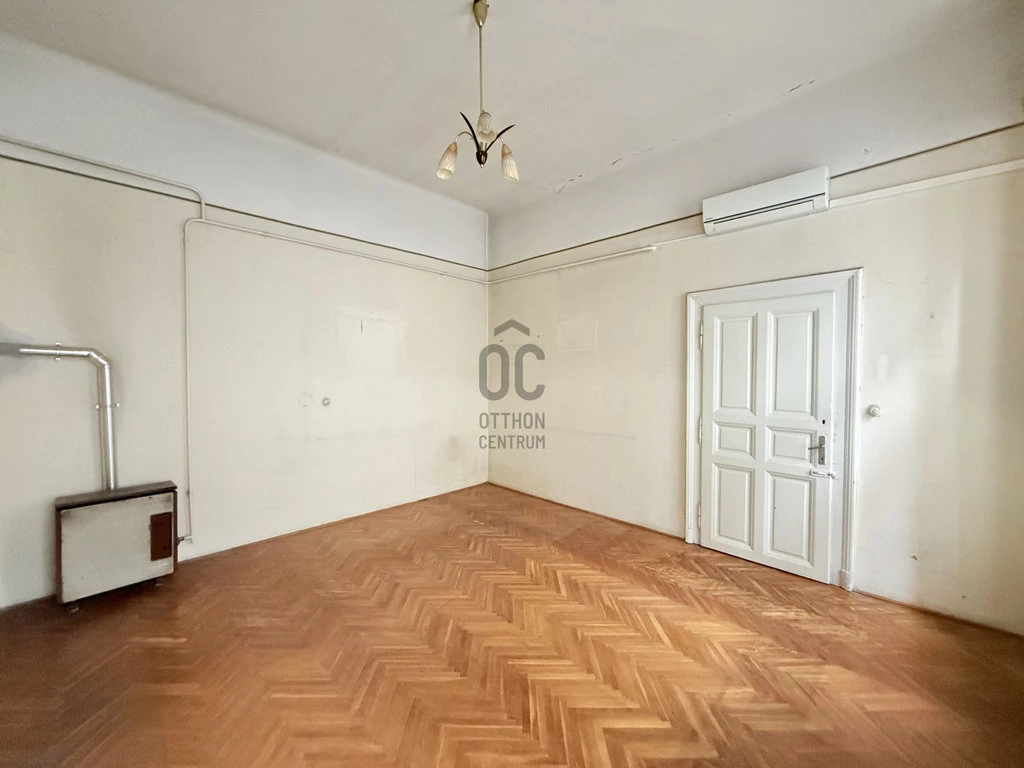 For sale brick flat, Budapest VII. kerület