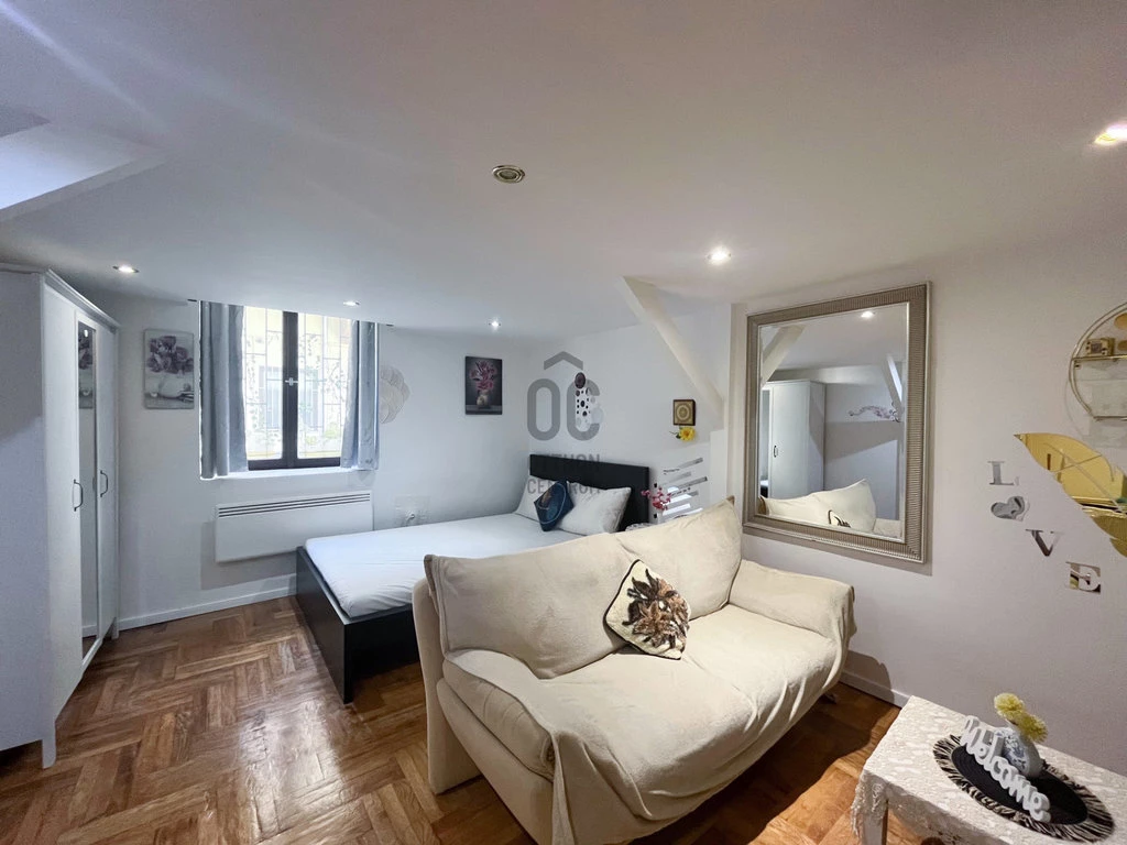 For sale brick flat, Budapest VI. kerület