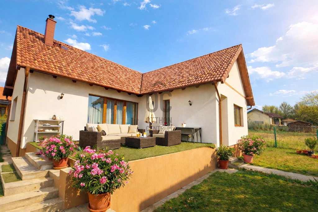 Eladó ház Nagytarcsa