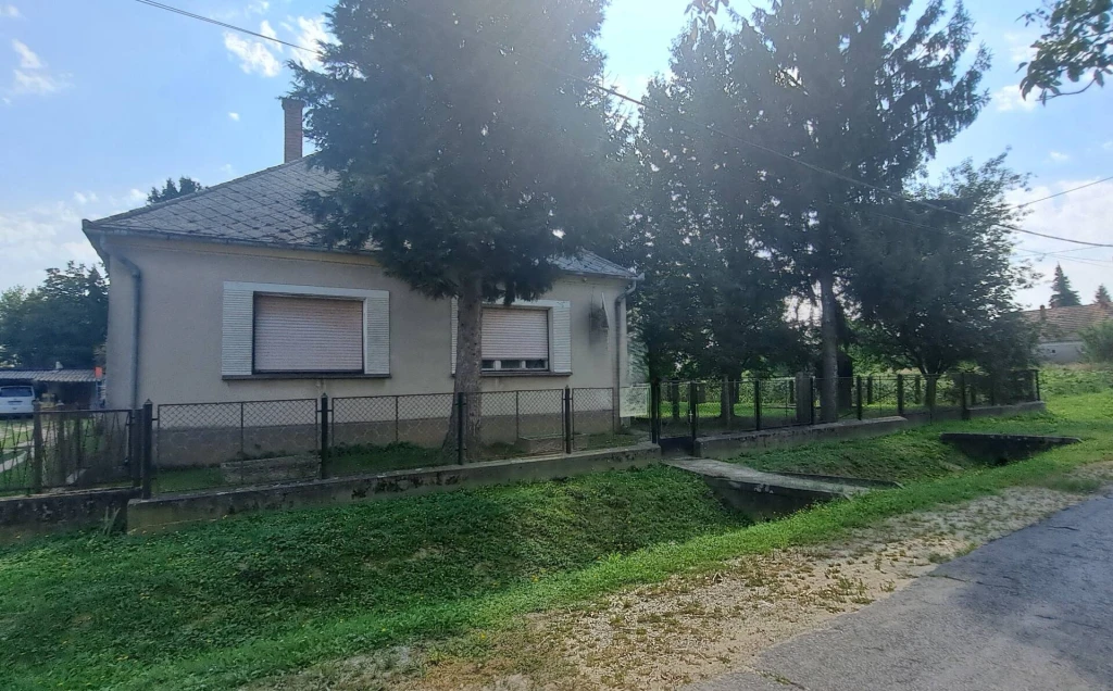 Kezdjen új élet falun, ahol akár gazdálkodhat is!