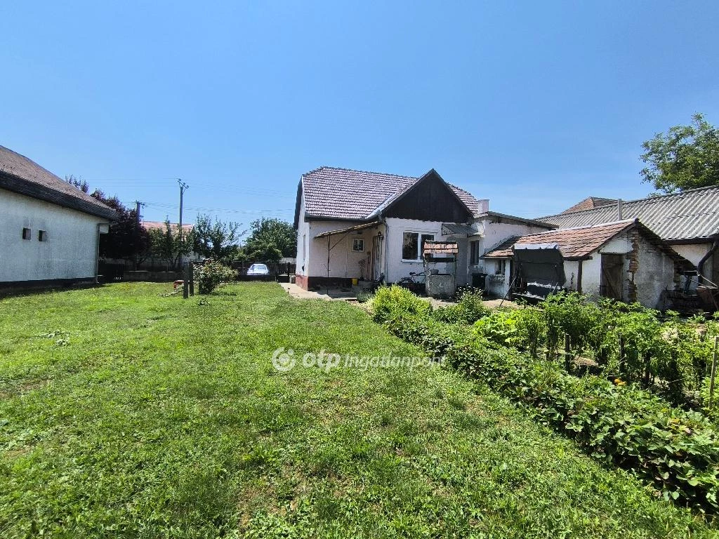 For sale house, Varsány, Mellékutca