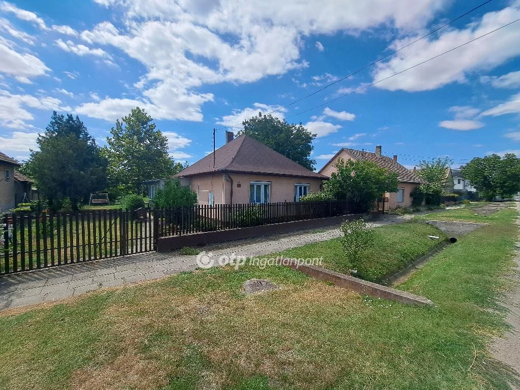 For sale house, Pusztaszabolcs, Falusi