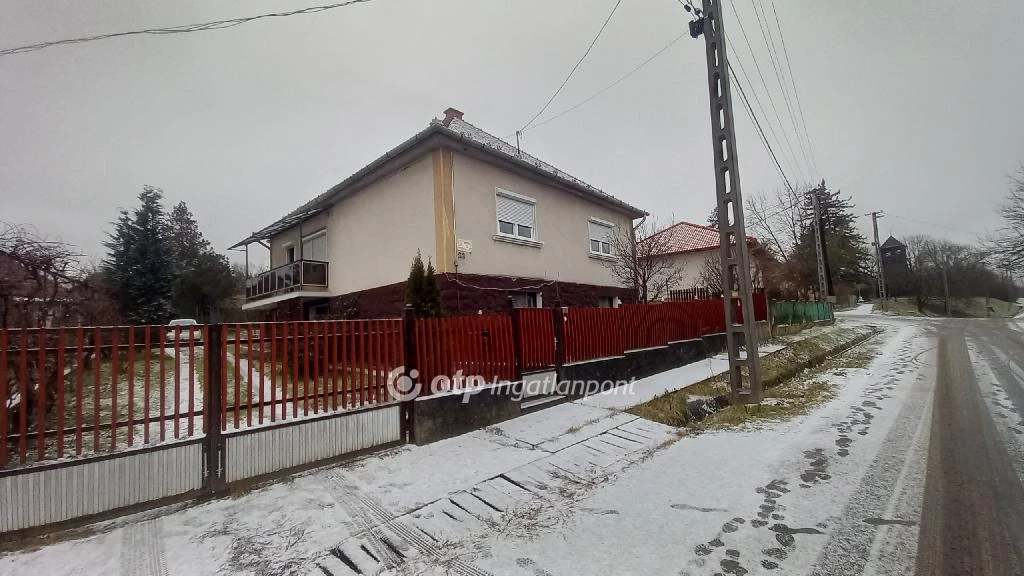 For sale house, Cered, Vörösmarty