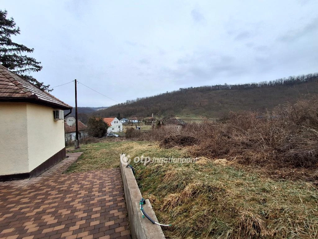 Eladó családi ház, Szécsény, Csendes